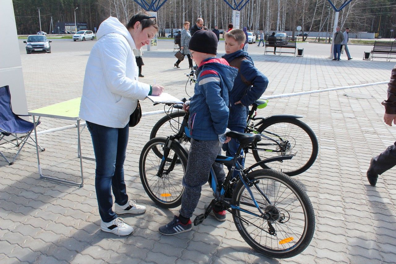 В Зеленодольске сотрудники полиции провели 1 этап профилактической акции «Сохрани велосипед!»