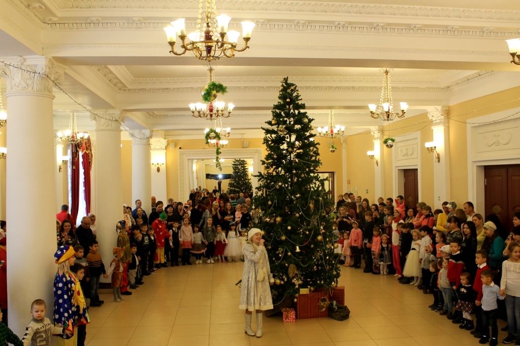 2545 детей работников POZIS получили новогодние подарки от компании