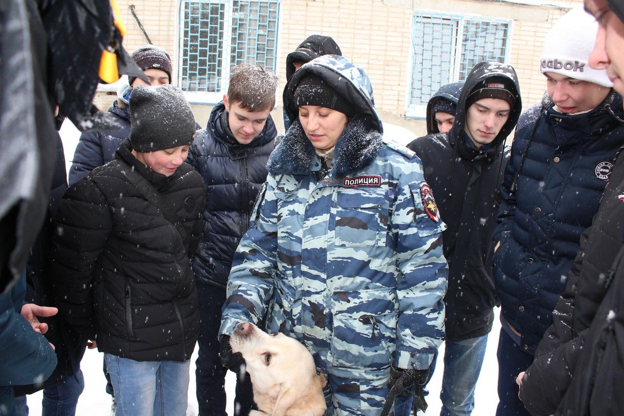 Зеленодольские студенты познакомились со спецификой полицейской службы