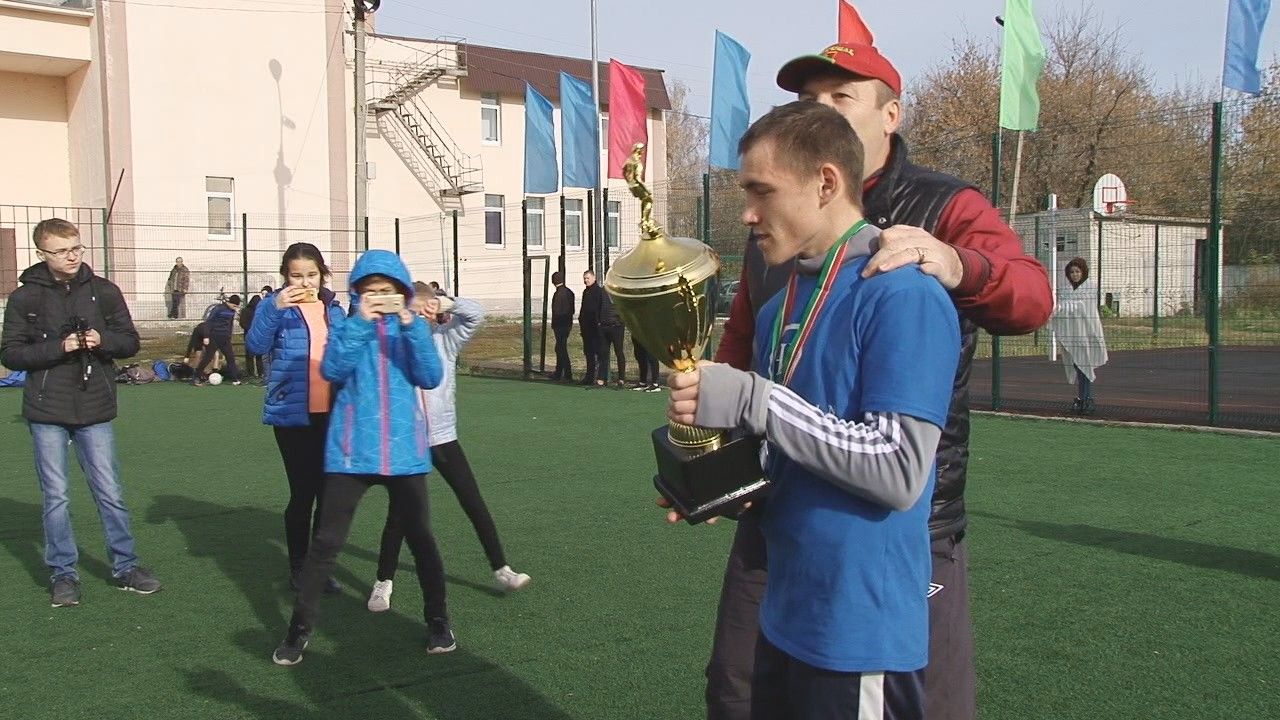 Видео: Финальный матч по дворовому футболу в пгт Васильево - кто стал победителем