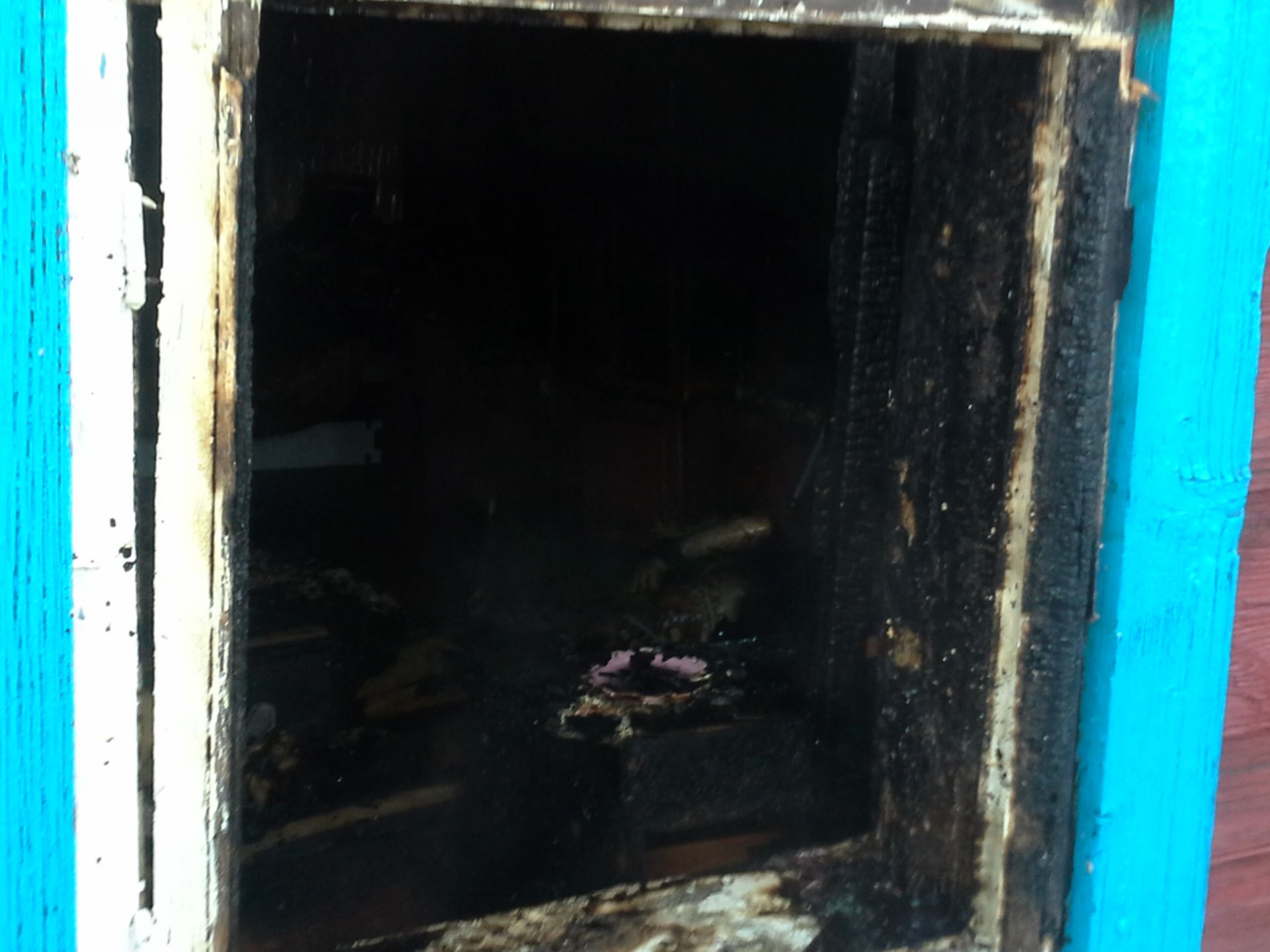46-летний житель поселка Васильево задохнулся и обгорел во время пожара в своем доме