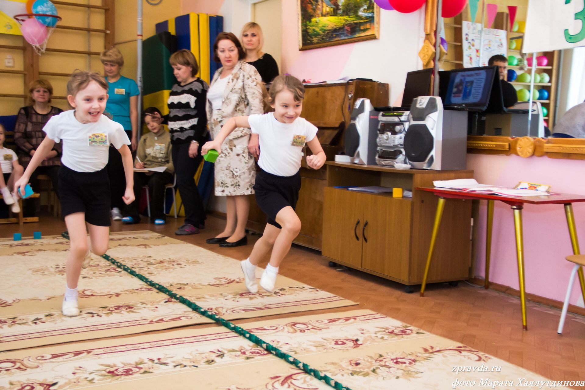 Фоторепортаж: Зеленодольские детсадовцы сдают нормативы ГТО