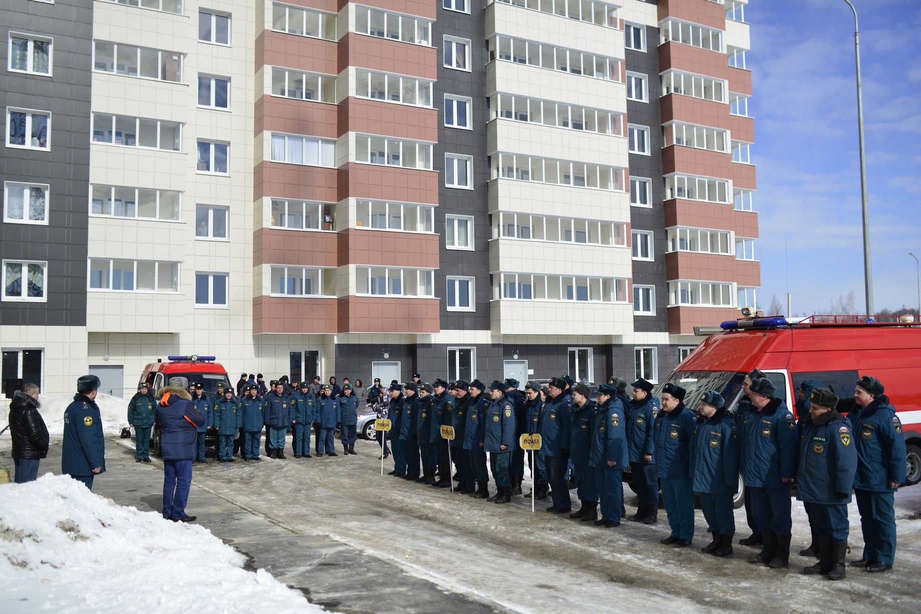 Вверх по лестнице в полной экипировке до 18-го этажа - В Зеленодольске среди пожарных впервые провели соревнования по вертикальному подъему