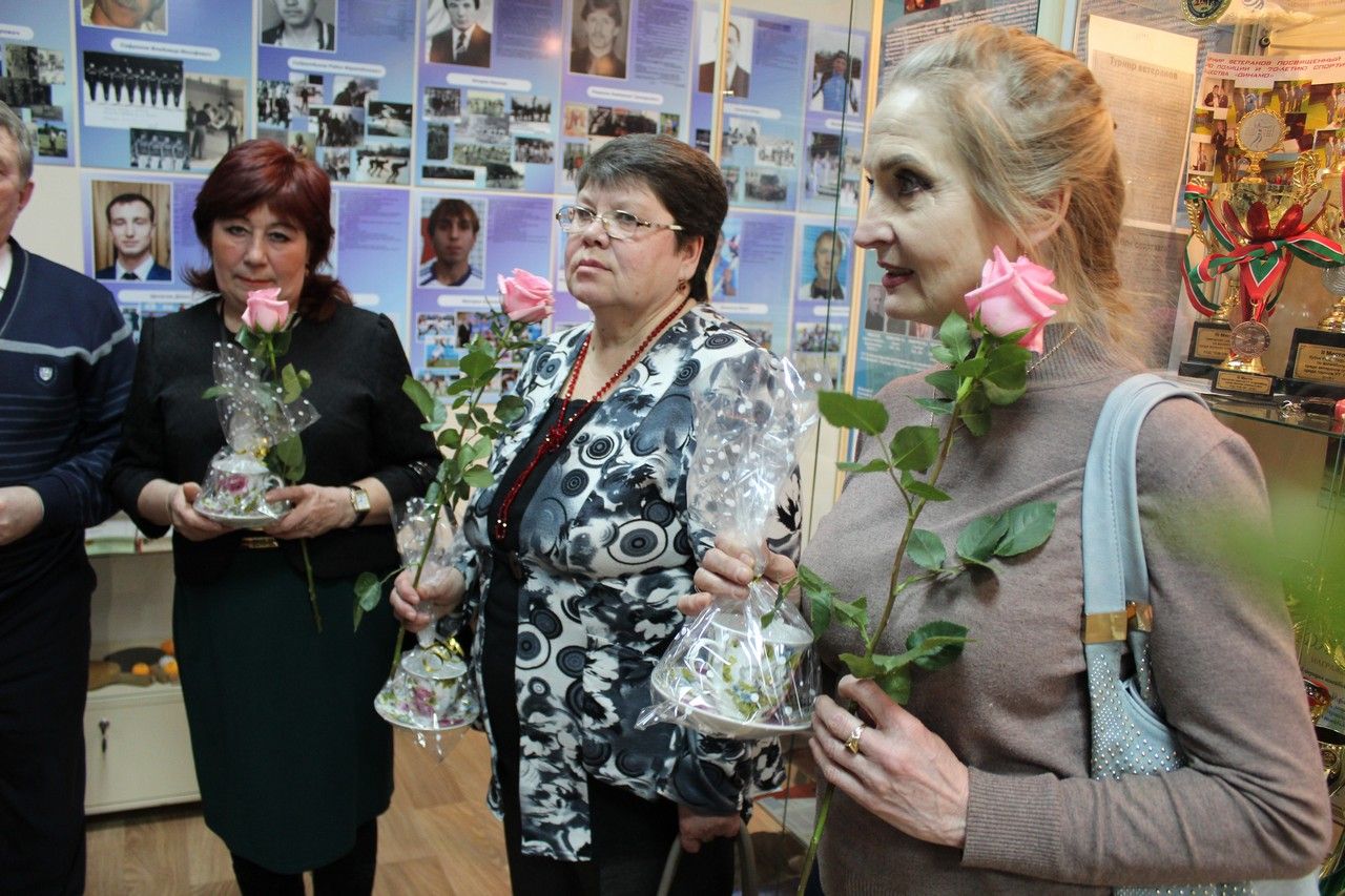 Мужчины из актива совета ветеранов Отдела МВД России по Зеленодольскому району поздравили прекрасную половину