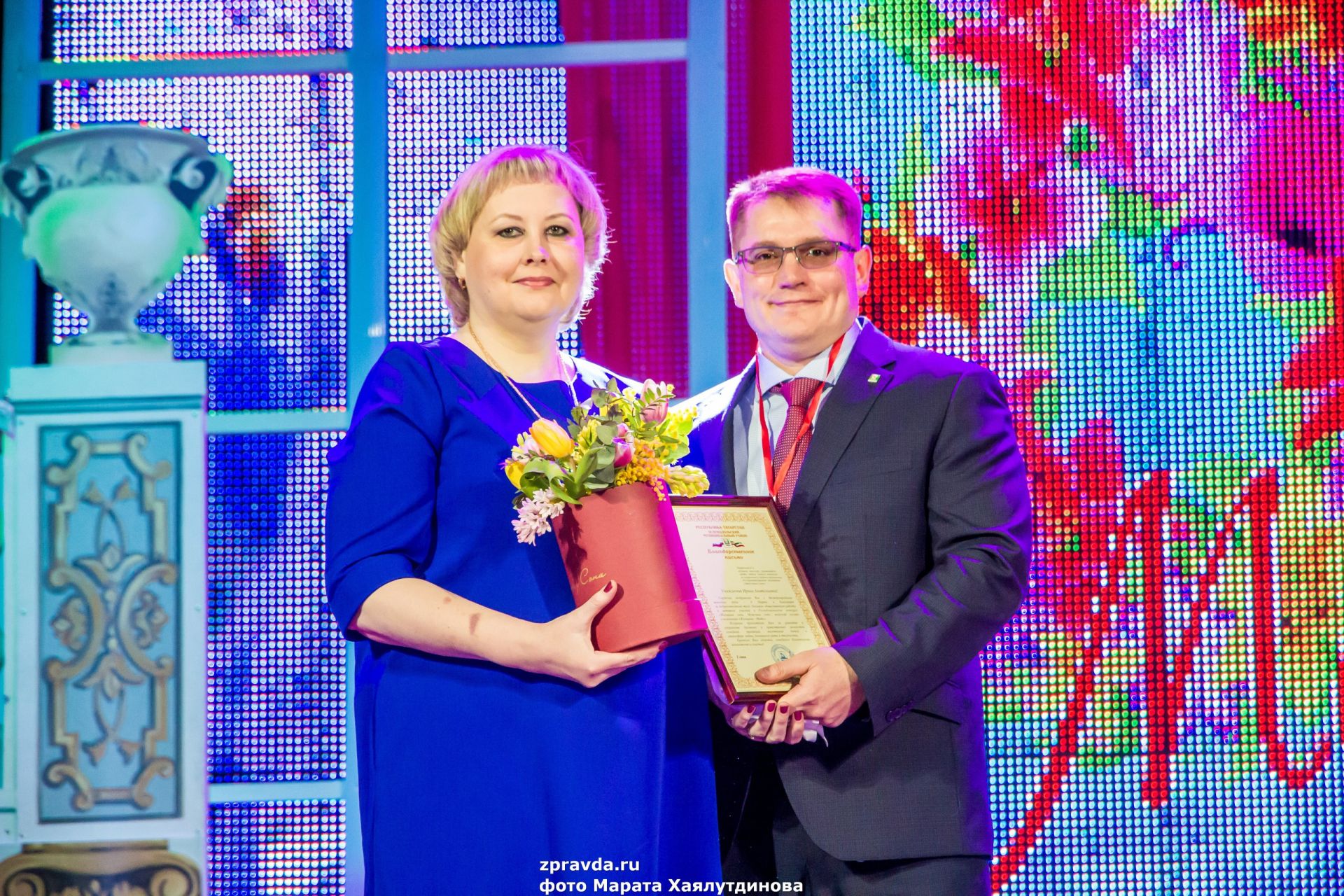 На концерте в честь 8 марта в Зеленодольске спел Сергей Пенкин и наградили победительниц конкурса "Женщина года-2018"