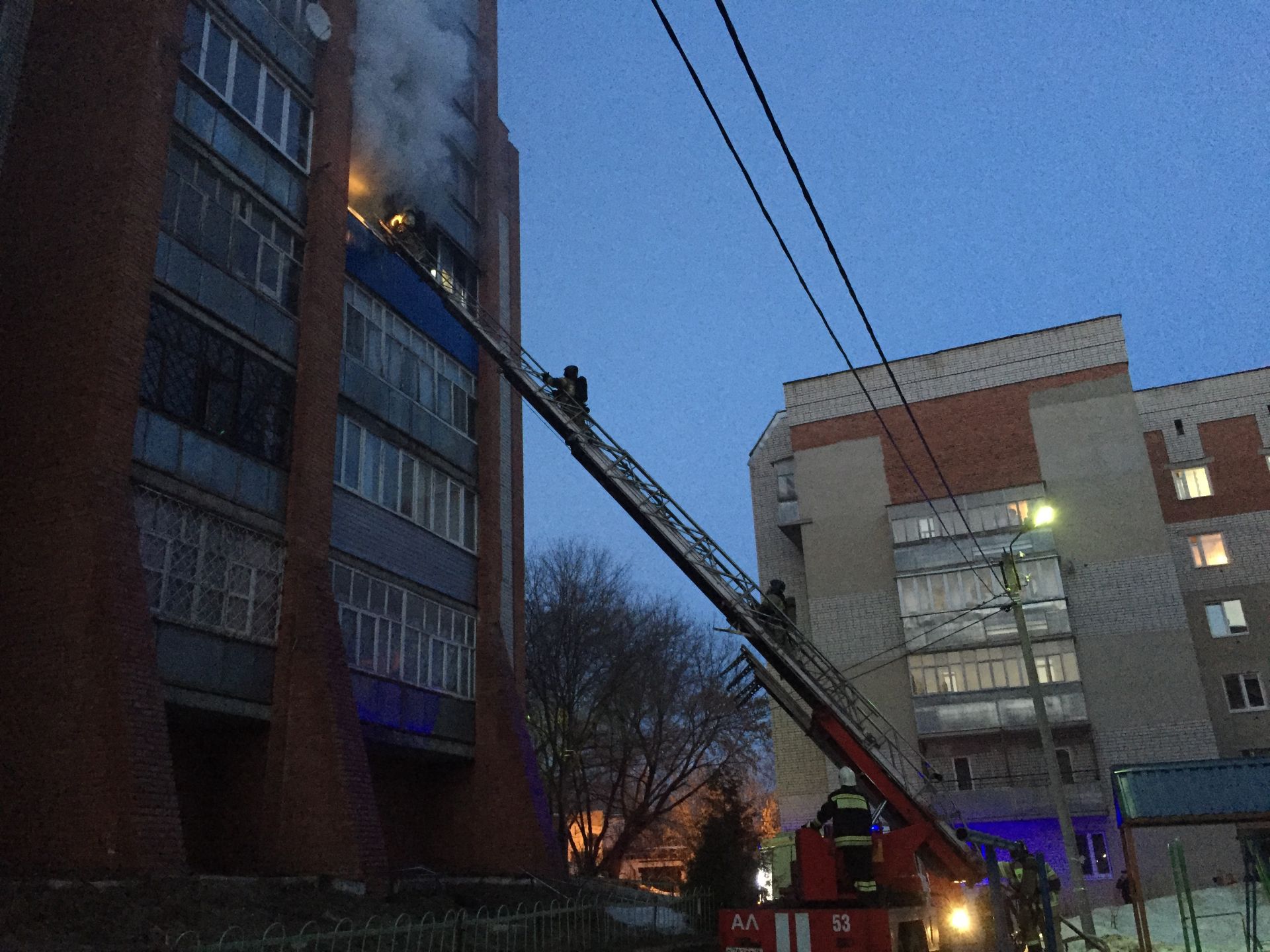 Мужчина отравился угарным газом на пожаре в жилом доме №4 улице Шустова