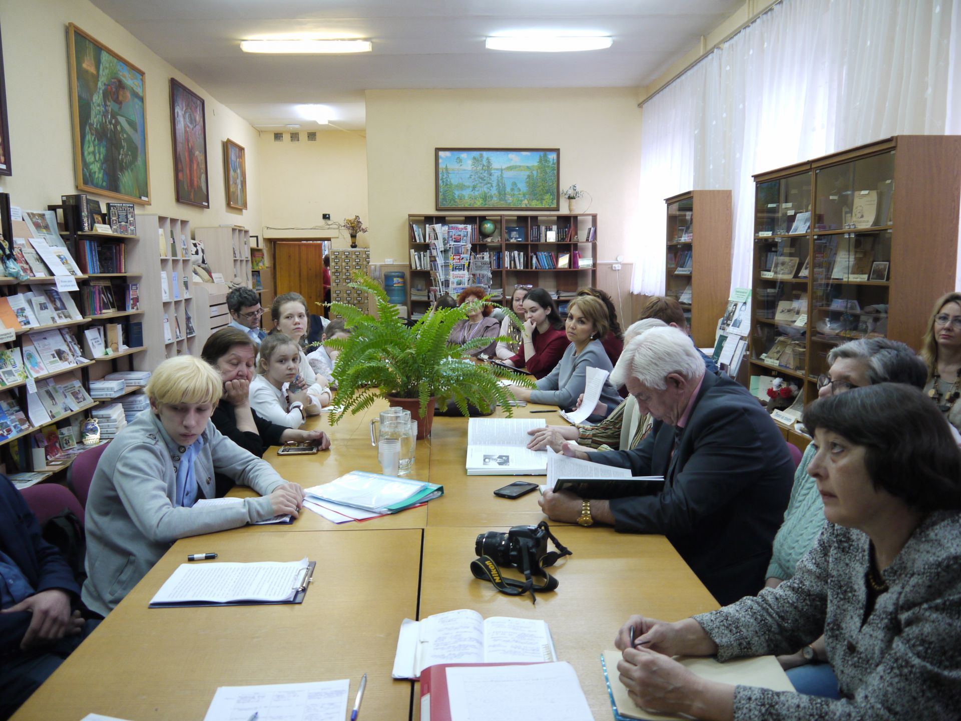 В центральной городской библиотеке прошла конференция в честь одного из первых директоров школы №1 Григория Корсакова