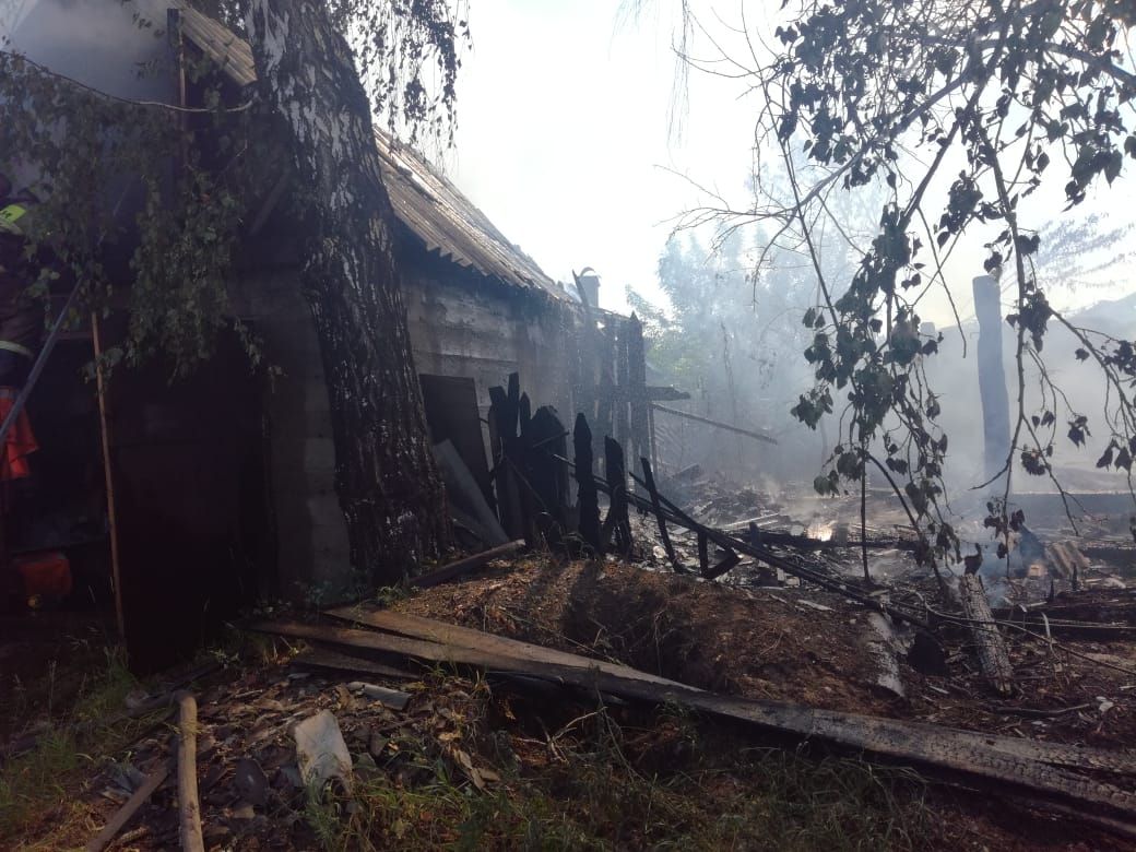 В результате пожара в частном жилом доме погиб 44-летний житель поселка Васильево