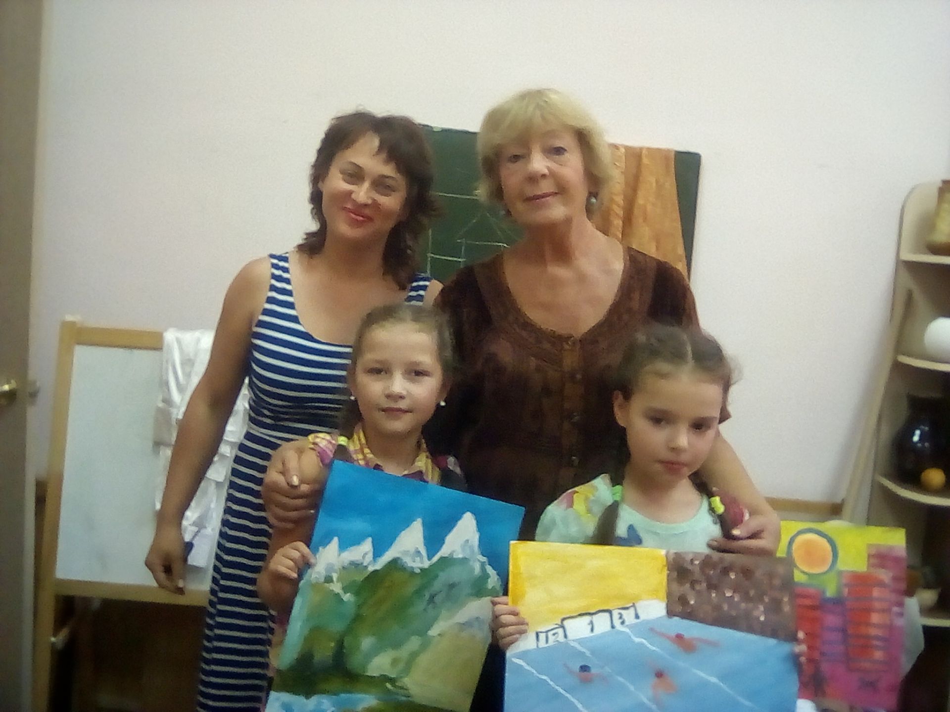 Воспитанники творческой мастерской Центра "Благое Дело" поддержали День физкультурника