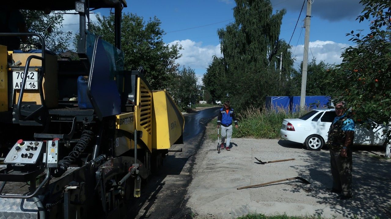 Асфальт – в частный сектор: Дорожные строители привели в порядок улицу Стахановскую