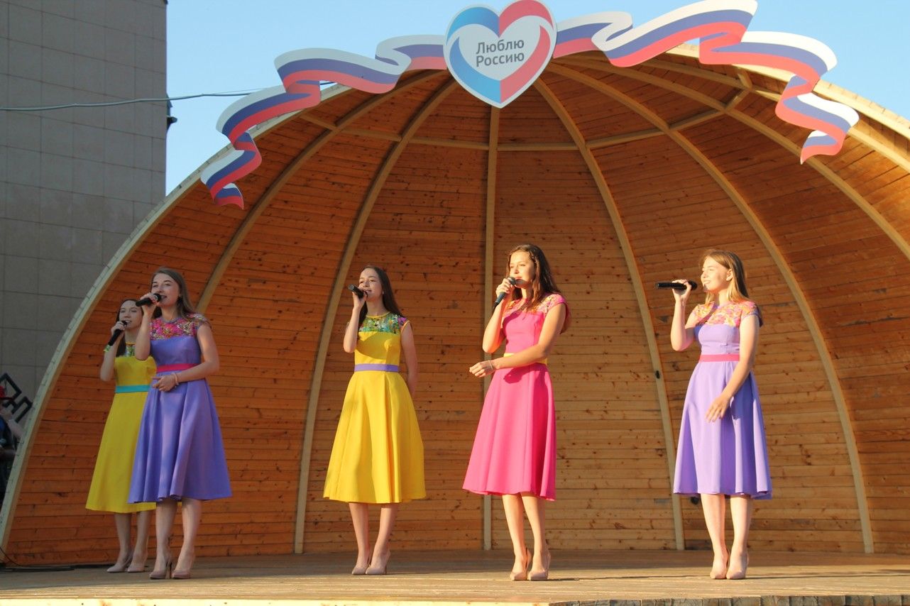 В Зеленодольске проходят концерты под открытым небом