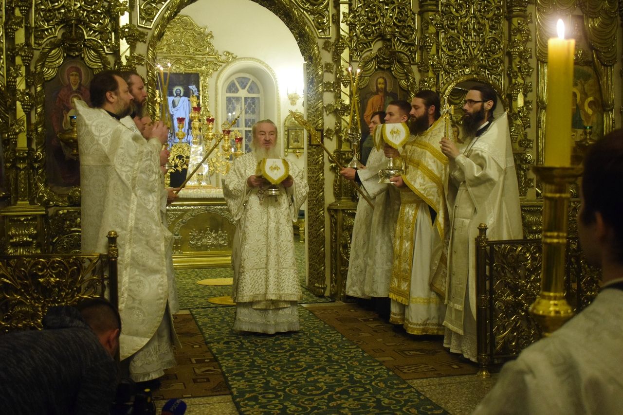 Раифский монастырь опубликовал фотографии с праздничной божественной литургии, возглавил которую Владыка Феофан