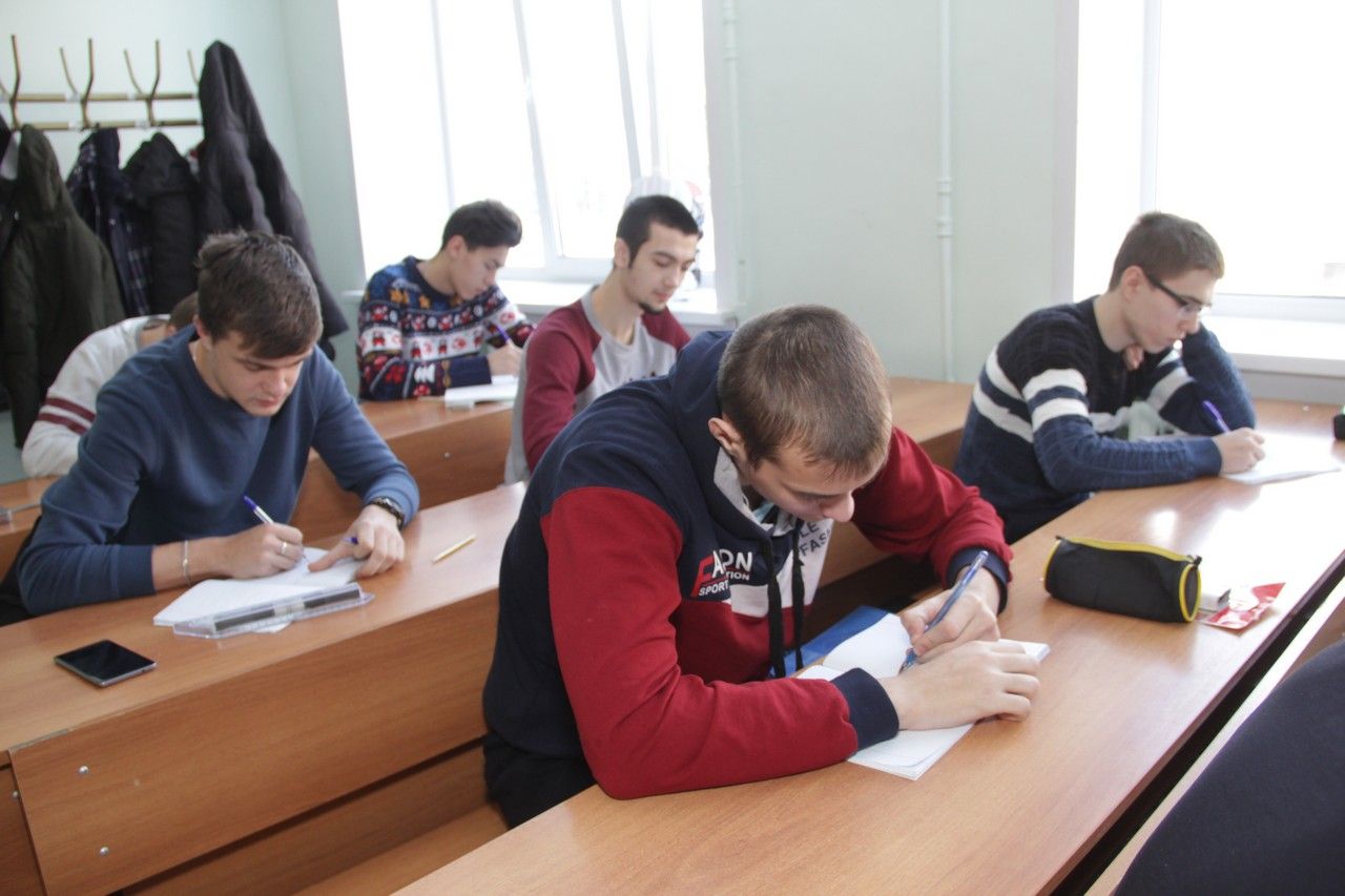 День студента по-зеленодольски: Российский праздник отмечают отличной учебой и увлекательным досугом