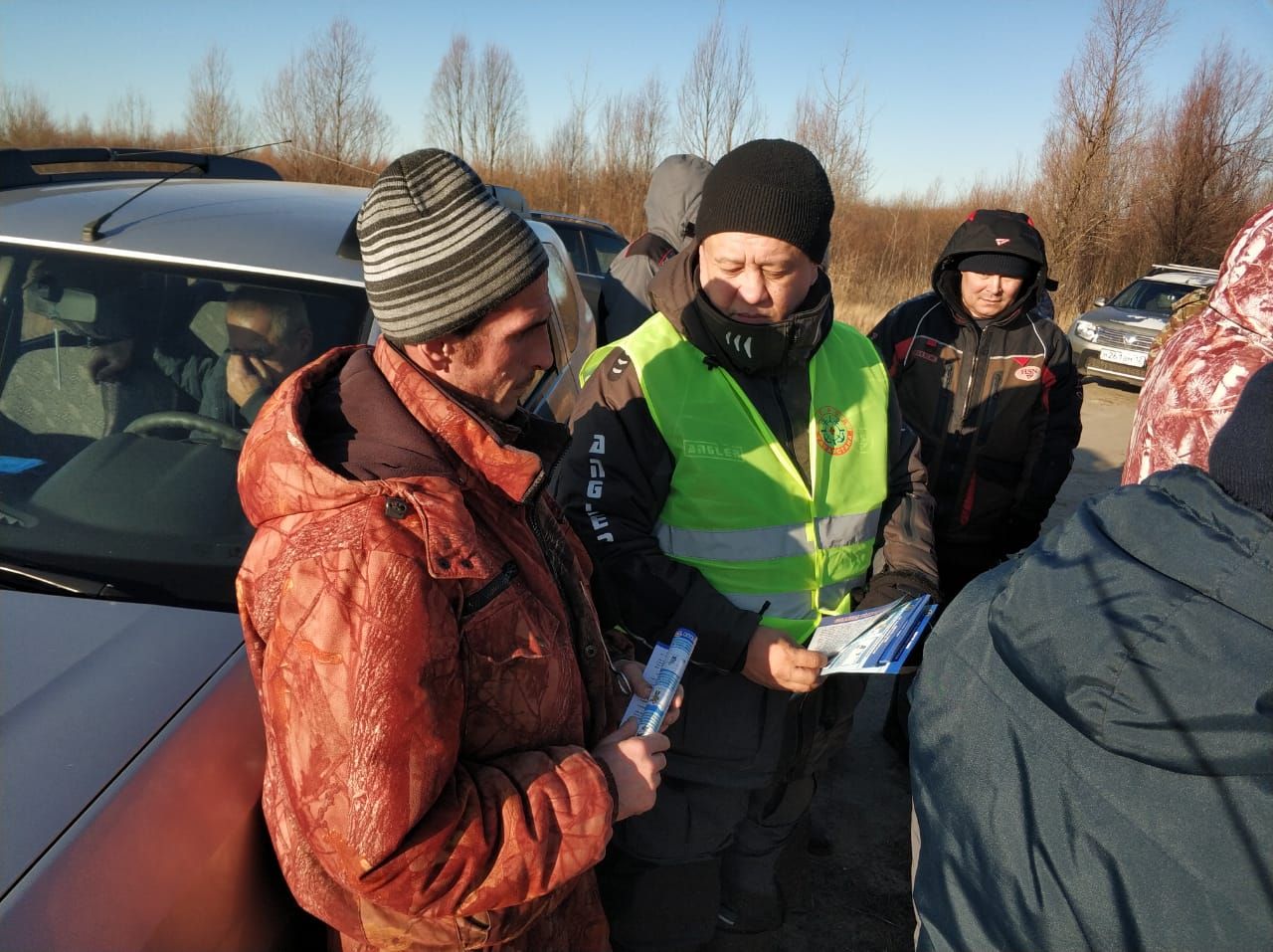 Сотрудники ГИМС проводят рейд по выявлению граждан, вышедших на лед