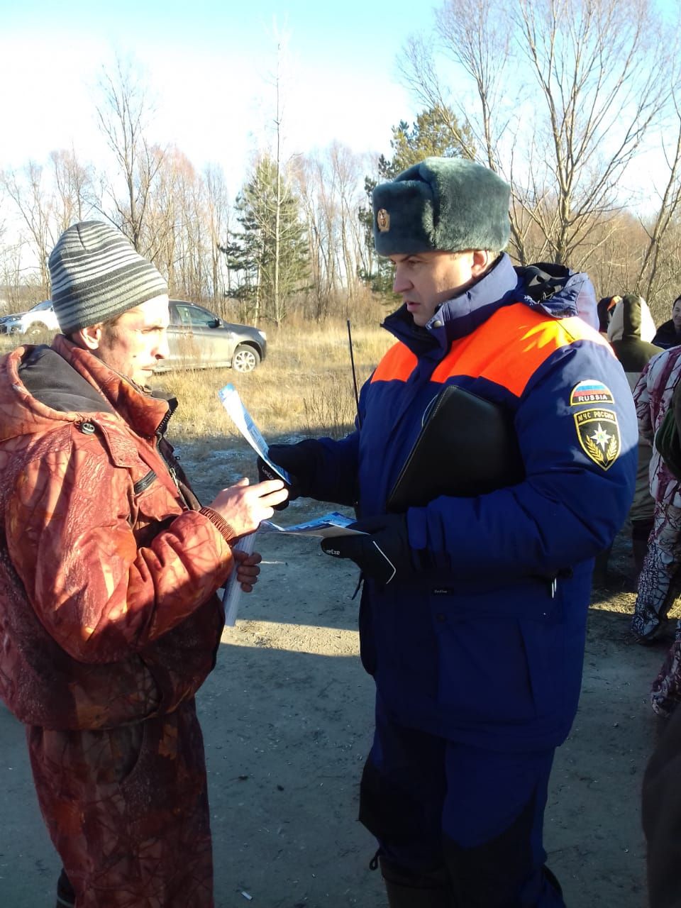Сотрудники ГИМС проводят рейд по выявлению граждан, вышедших на лед
