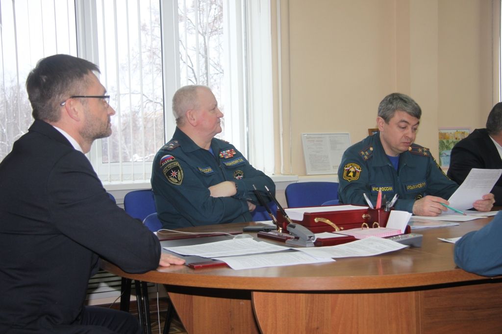 На заседании КЧС в Зеленодольске обсудили меры по стабилизации обстановки с пожарами