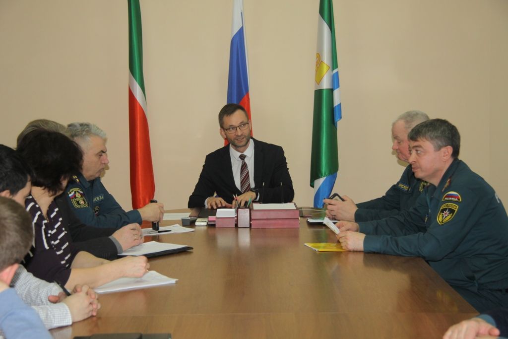 На заседании КЧС в Зеленодольске обсудили меры по стабилизации обстановки с пожарами