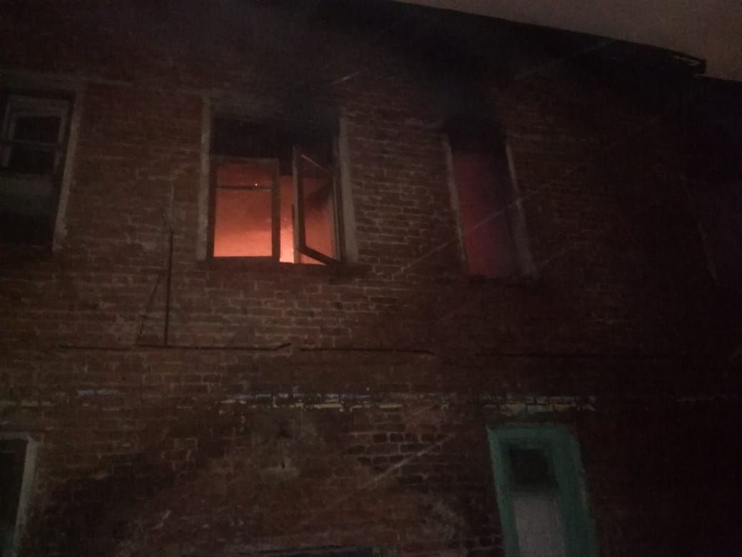 В Зеленодольске в результате пожара в выселенном доме пострадал мужчина