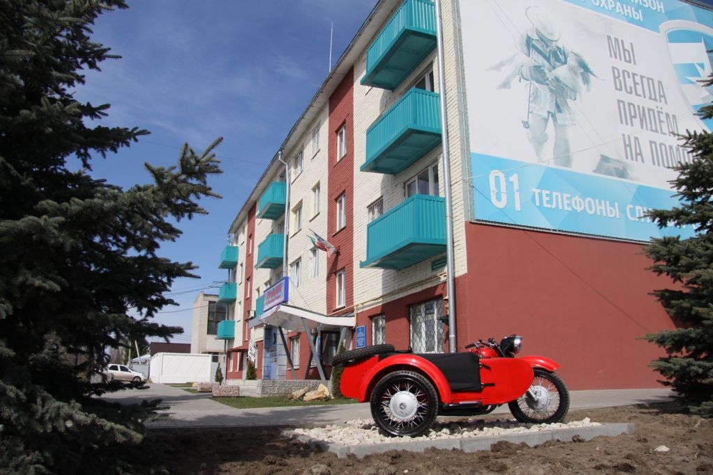 Новый экспонат появился на фасаде городской пожарной части в Зеленодольске
