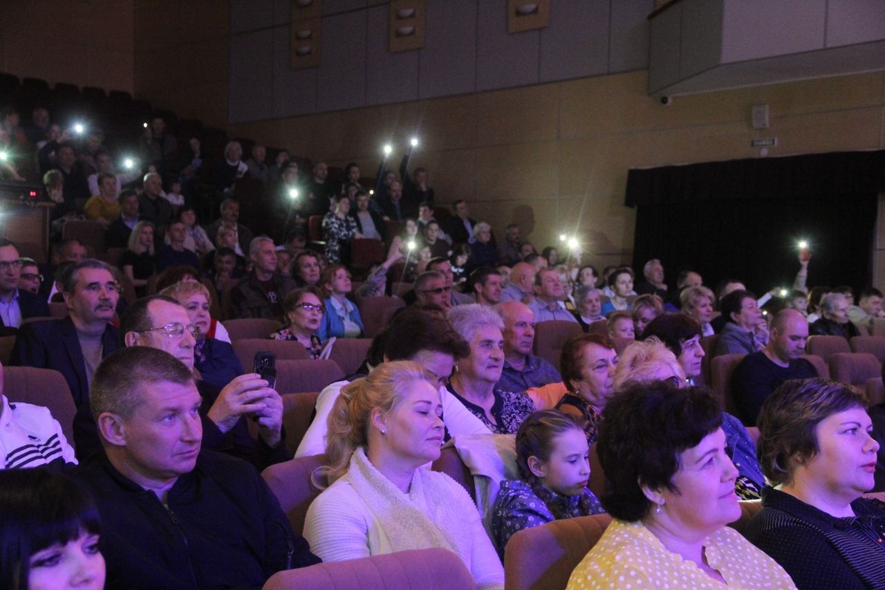 Бардовский концерт в новом формате зрители оценили горячими аплодисментами
