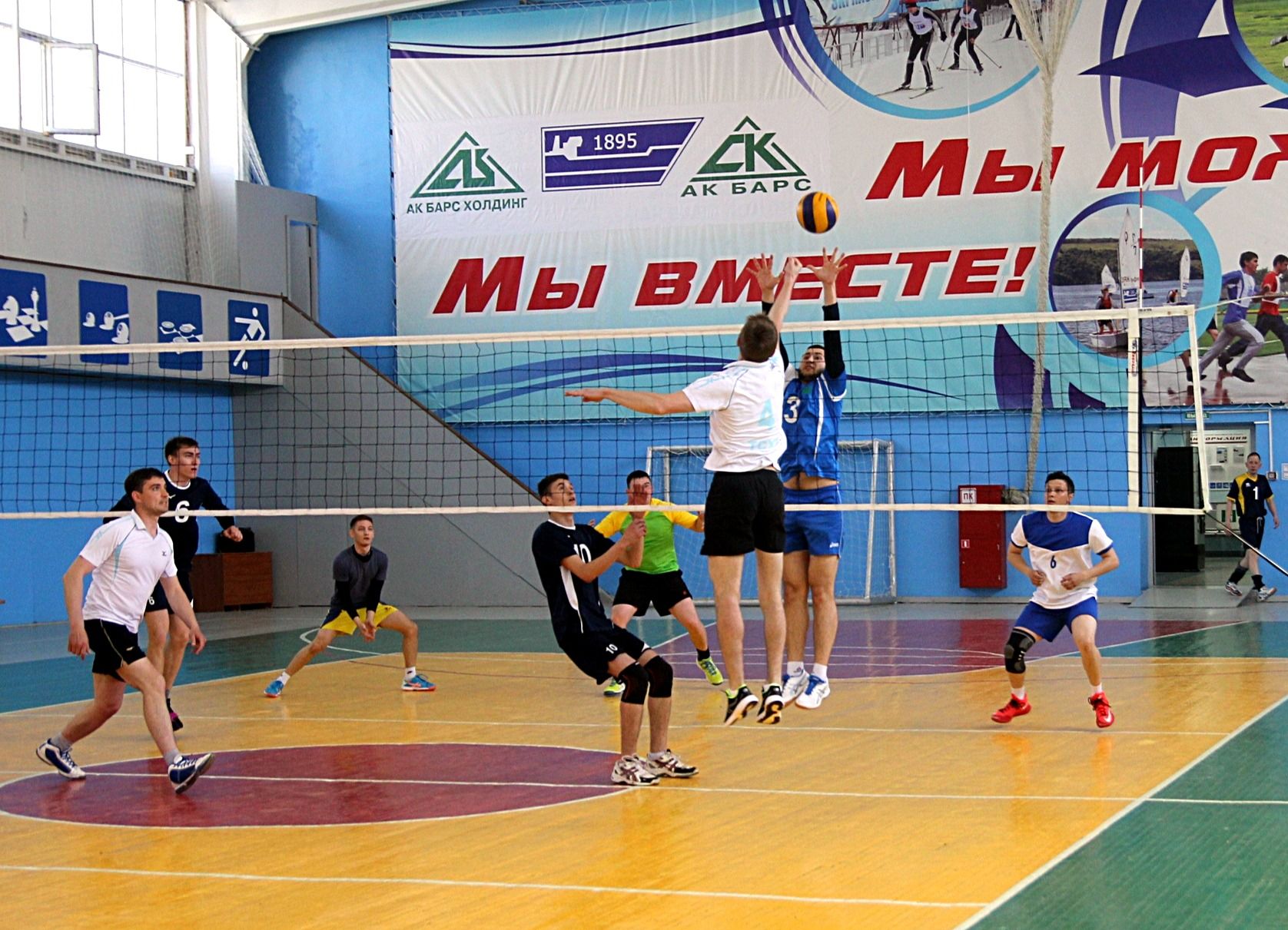В Зеленодольск съехались лучшие волейболисты со всего Татарстана