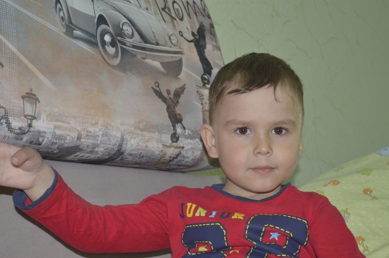 Рома хочет нас услышать: Маленький мальчик из Зеленодольска нуждается в нашей помощи