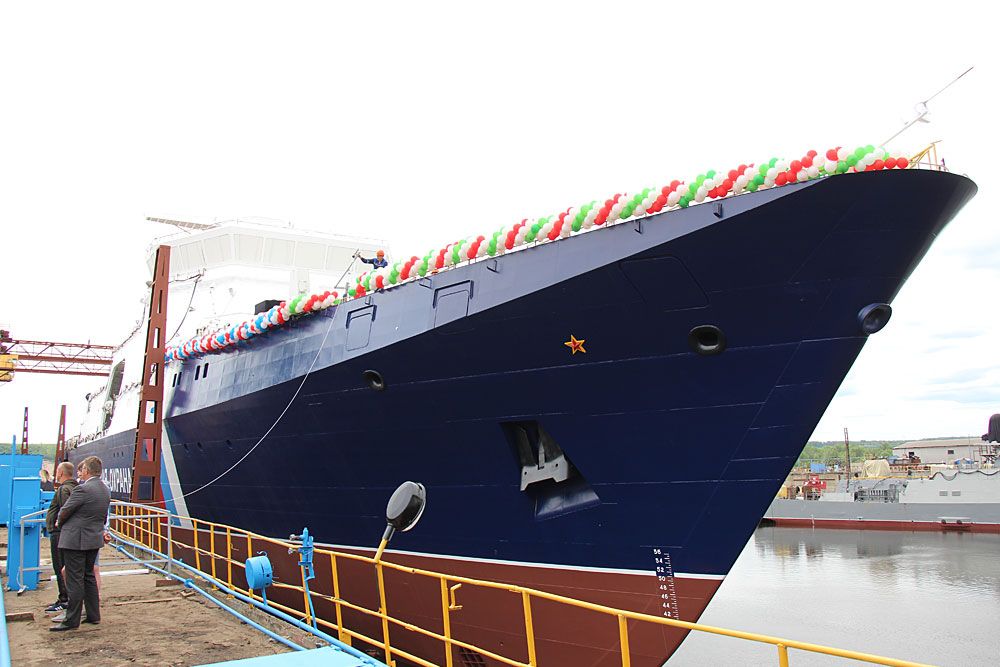 На заводе имени Горького спустили на воду пограничный сторожевой корабль 1-го ранга "Анадырь“
