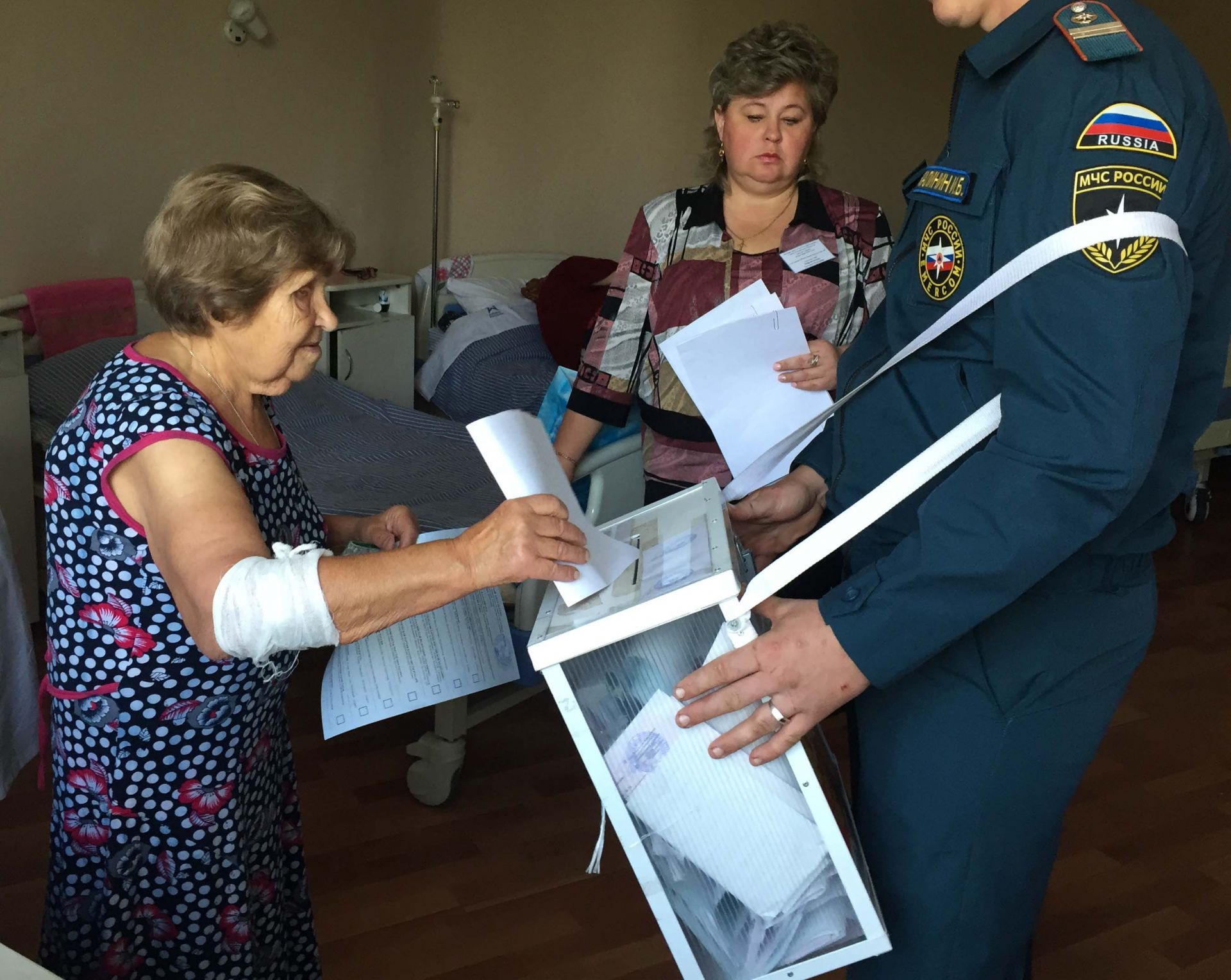 Голосуют пациенты отделения для ветеранов в Зеленодольской ЦРБ