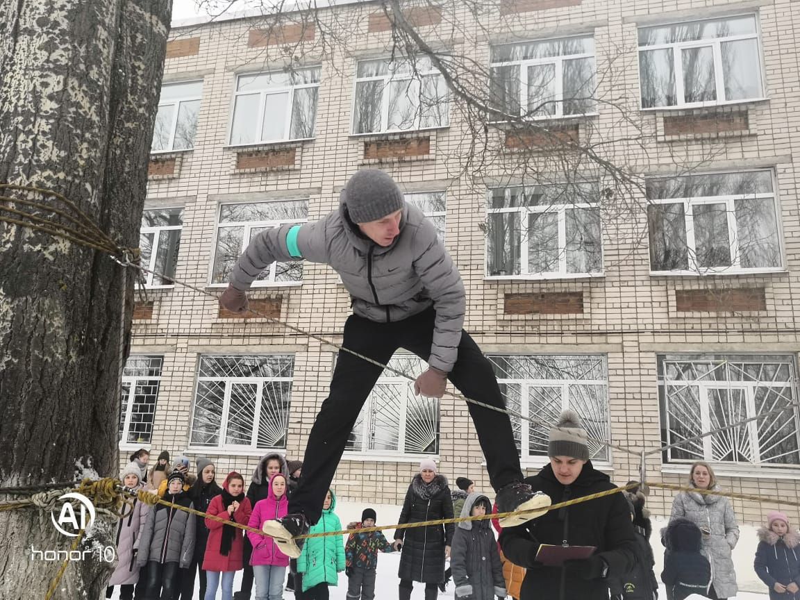 В школе №17 прошёл военно-спортивный праздник «Мы будущие защитники Отечества»