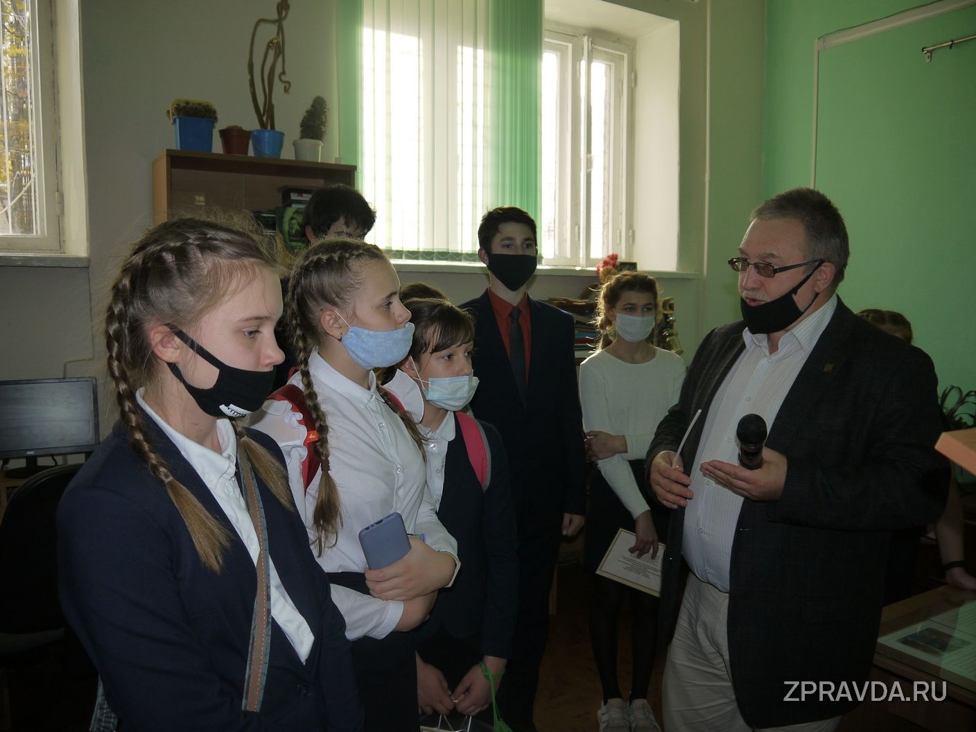 В Центральной городской библиотеке Зеленодольска состоялось открытие Всероссийской филателистической выставки