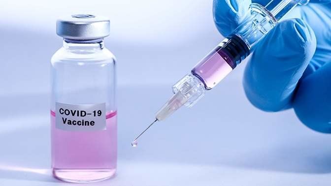Мнение вирусолога: Почему вакцинация полезна переболевшему