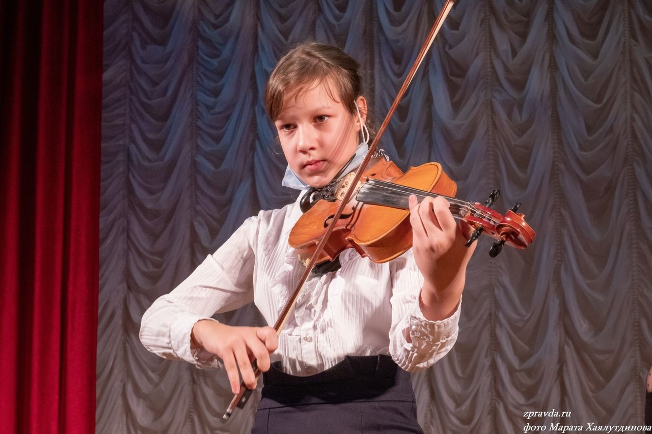«Музыка - волшебная страна»: В ДМШ юных зеленодольцев посвятили в первоклассники