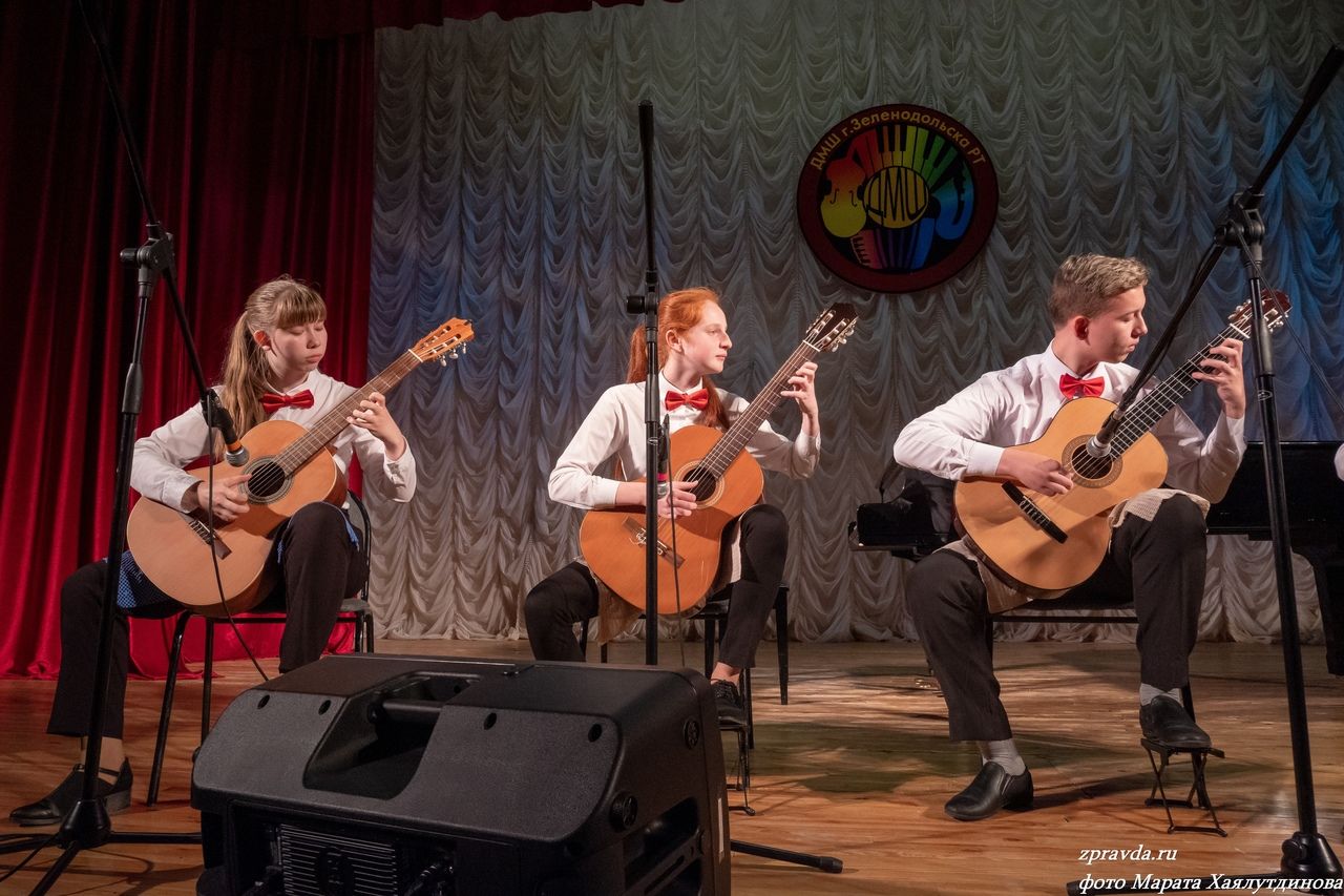 «Музыка - волшебная страна»: В ДМШ юных зеленодольцев посвятили в первоклассники