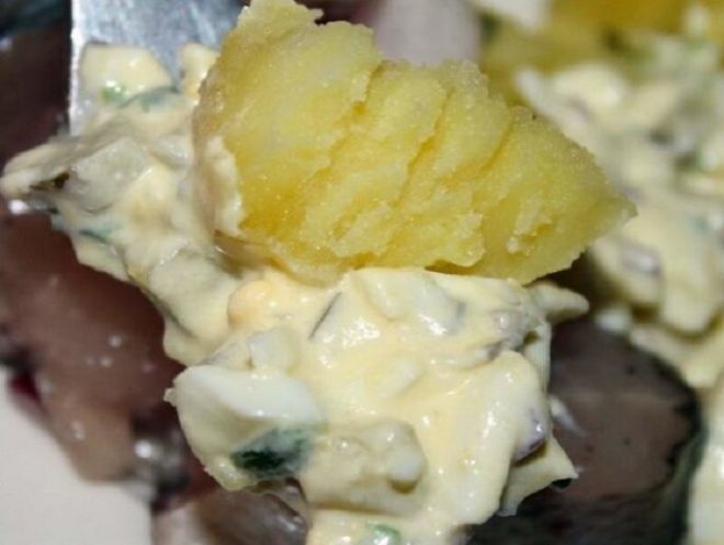 Заправка к любой картошке: С ней даже обычная вареная или жареная картошка в 5 раз вкуснее