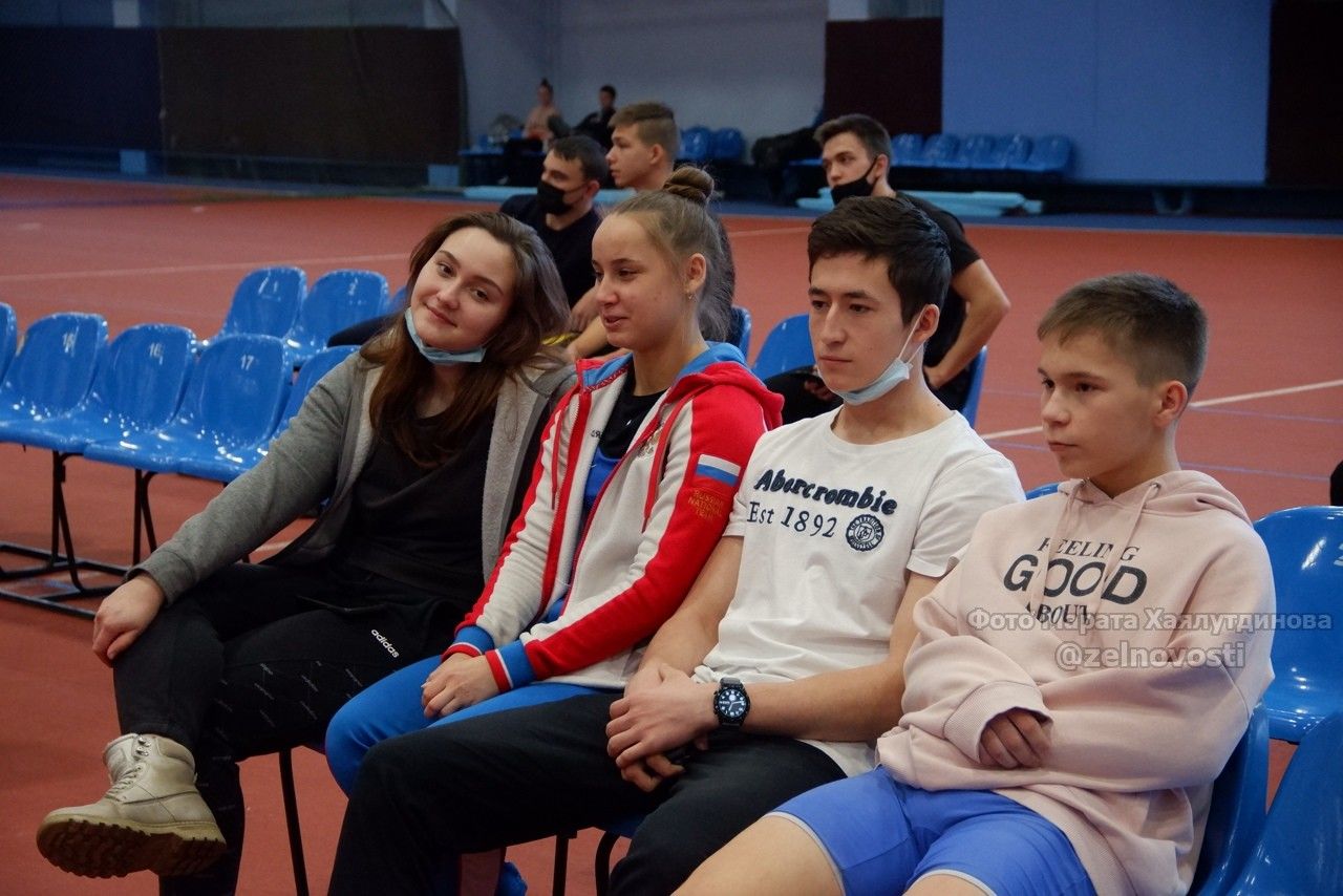 СК "Маяк": Чемпионат по тяжелой атлетике среди юниоров РТ