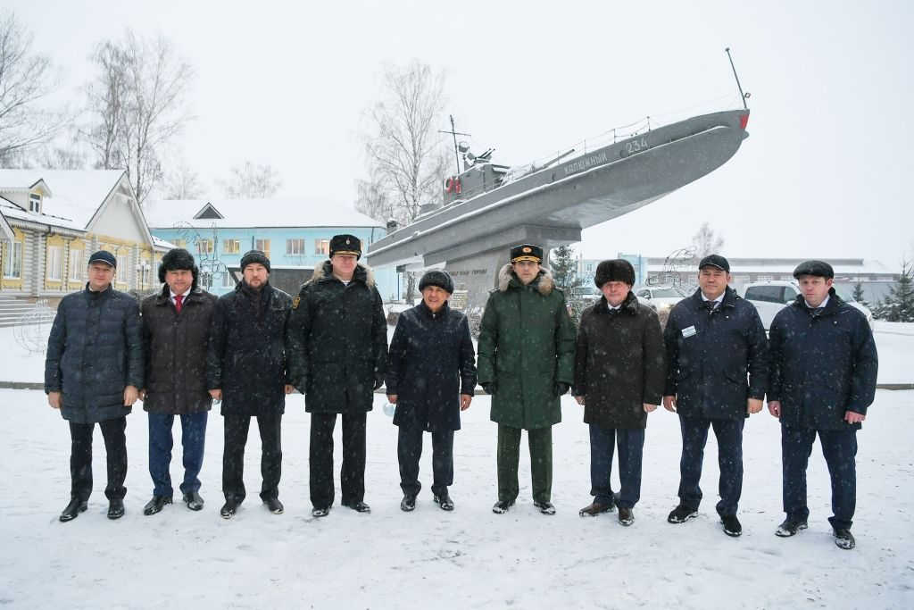 Рустам Минниханов на 125-летии завода Горького в Зеленодольске высоко оценил потенциал предприятия