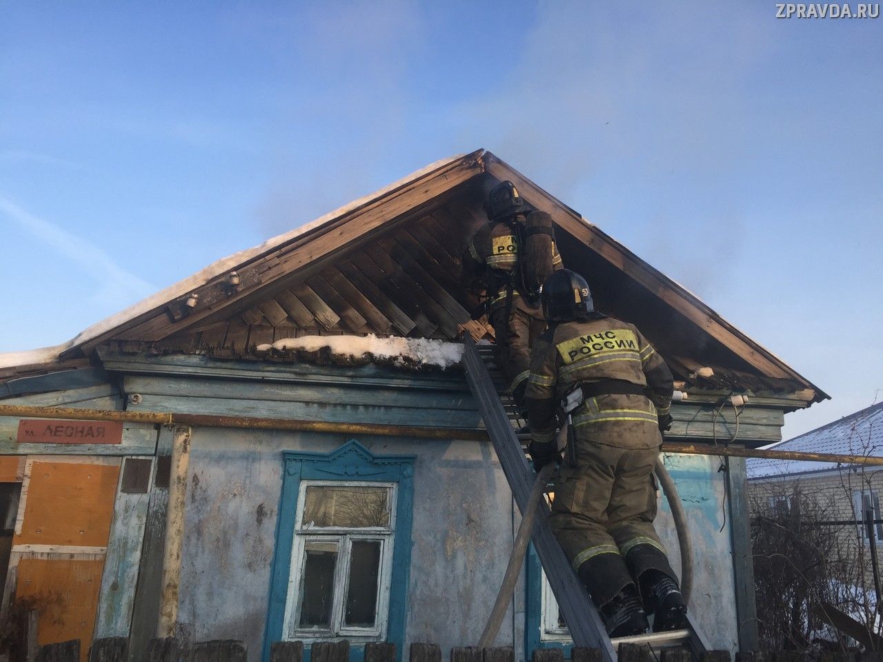 Хозяина частного дома в Зеленодольске спасли на пожаре