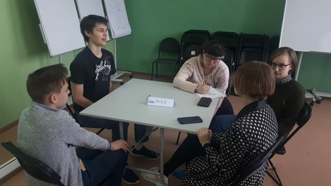 В День защитника Отечества юные тележурналисты сразились знаниями с юными литераторами