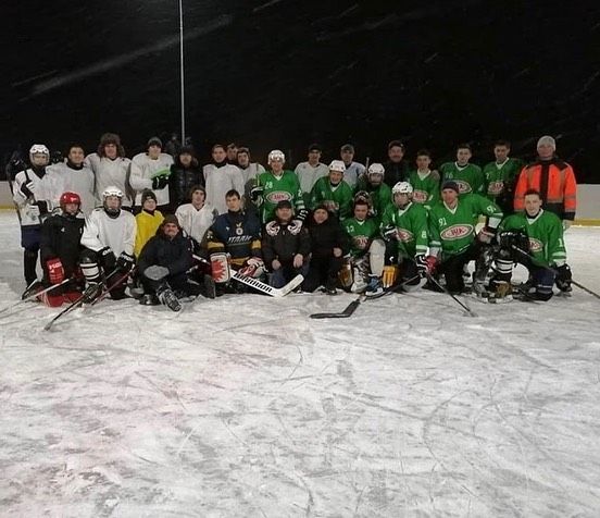 Дружеский матч по хоккею в День защитника Отечества прошел в селе Нижние Ураспуги