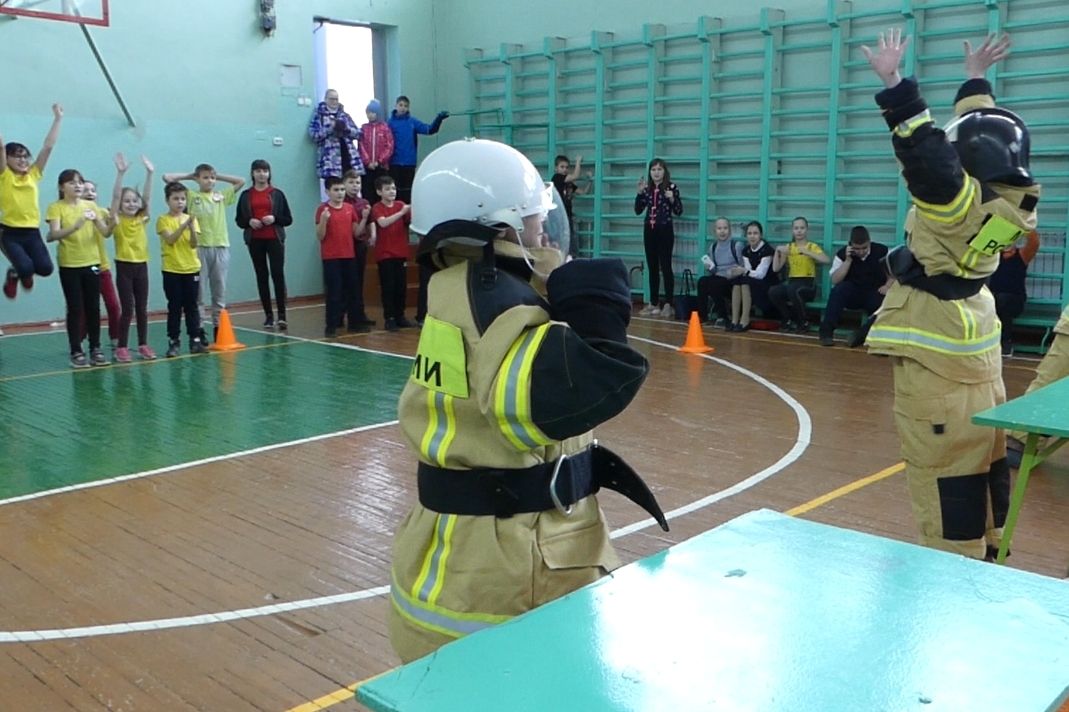 В Зеленодольске провели соревнования среди «юных пожарных»