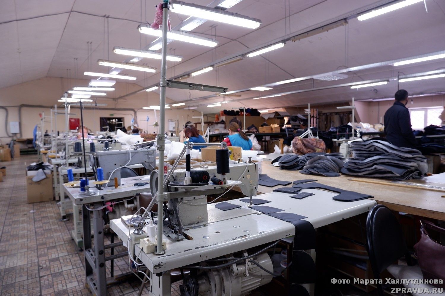 Михаил Афанасьев оценил швейное производство в посёлке Васильево
