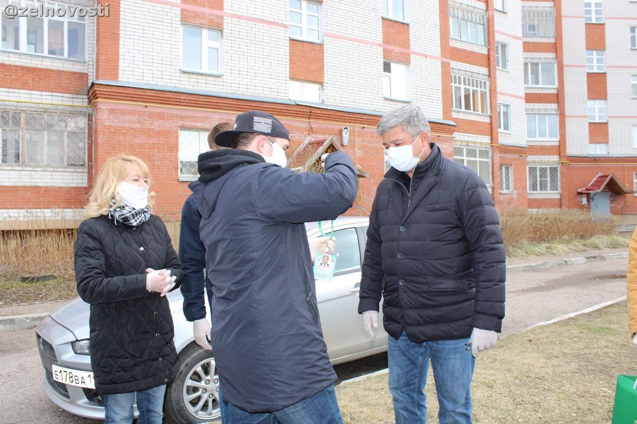 Руководитель исполкома Зеленодольского района попробовал себя в роли волонтера