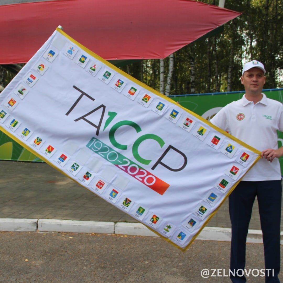В Зеленодольске встретили эстафету с флагом 100-летия ТАССР