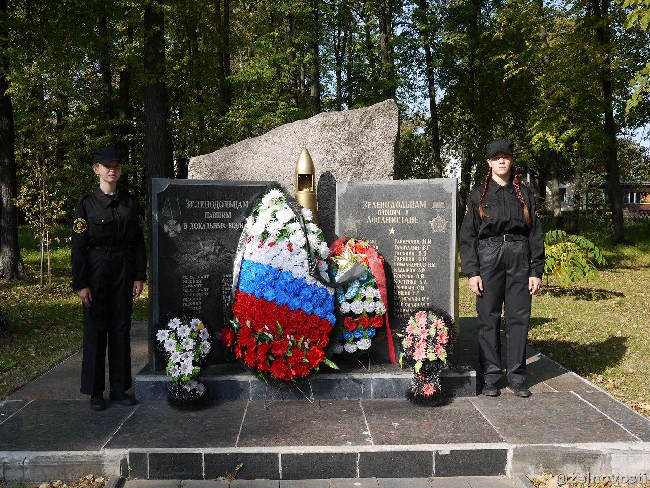 В честь Дня танкиста в Зеленодольске в Парке Победы возложили цветы к Вечному огню