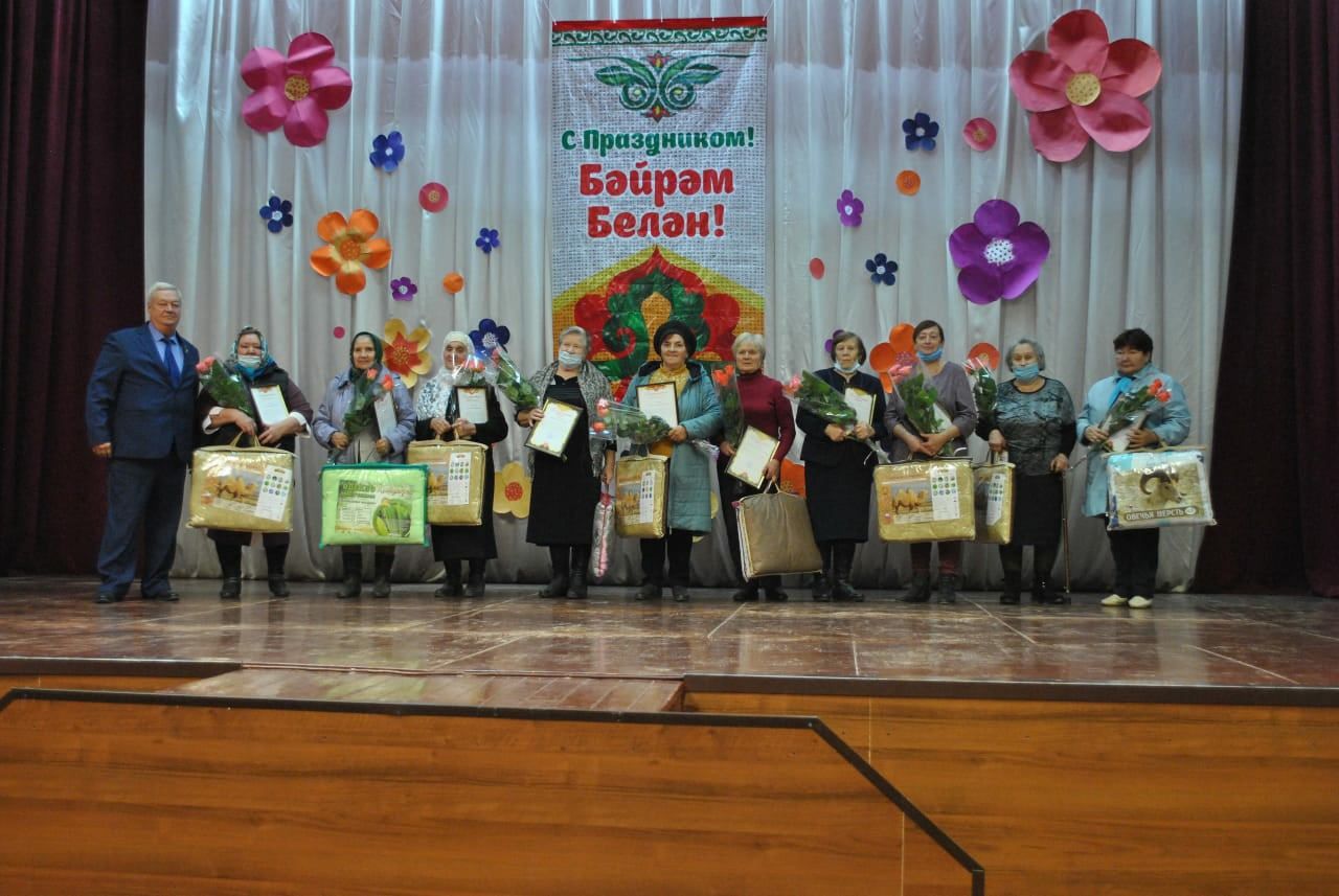 В Большеключинском Доме культуры провели фестиваль "Сөмбелә" в ечть Международного дня сельских женщин