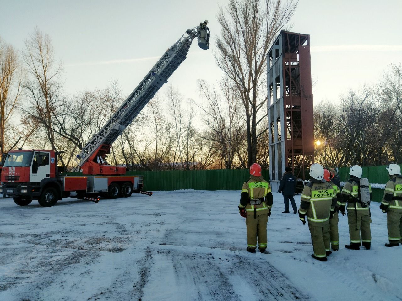 Пополнение в автопарке у зеленодольских пожарных: у огнеборцев теперь есть ещё одна автолестница