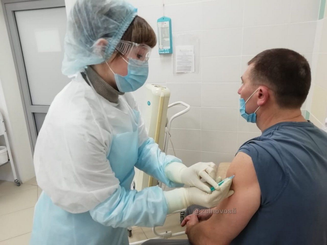 В поликлинике №4 проходит вакцинация против COVID-19