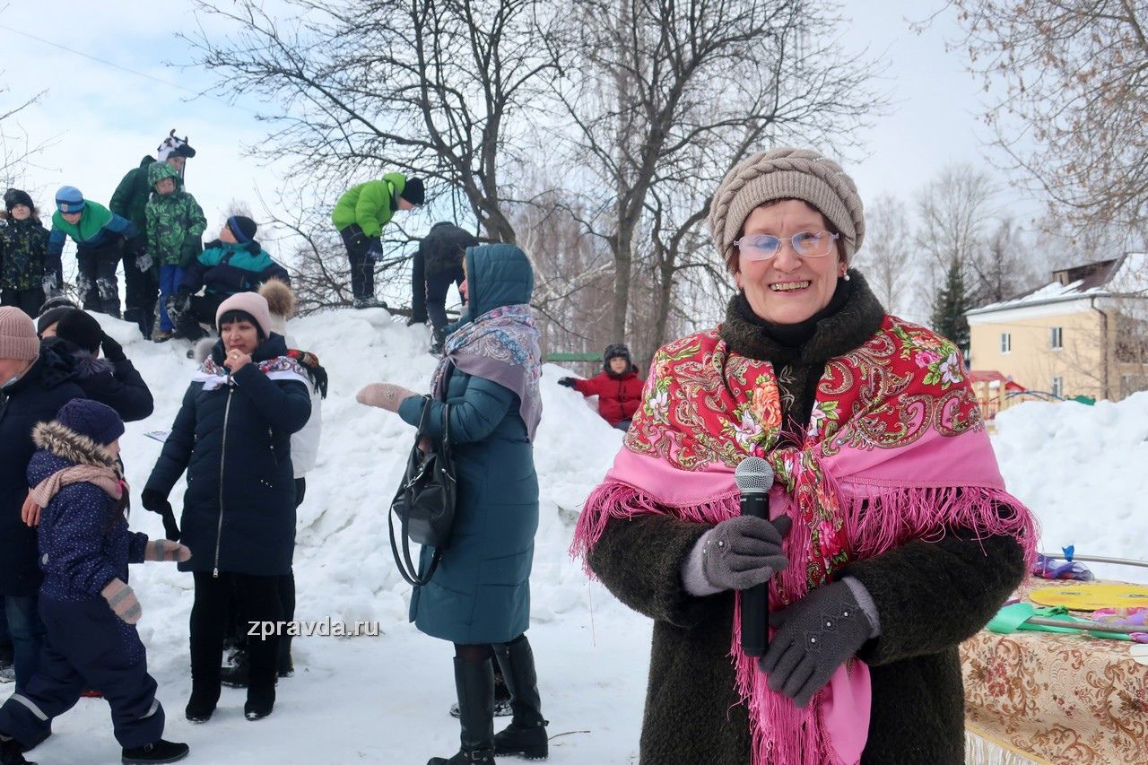 Всем миром провели праздник: Как жителям ул.Загородной удалось организовать  проведение Масленицы