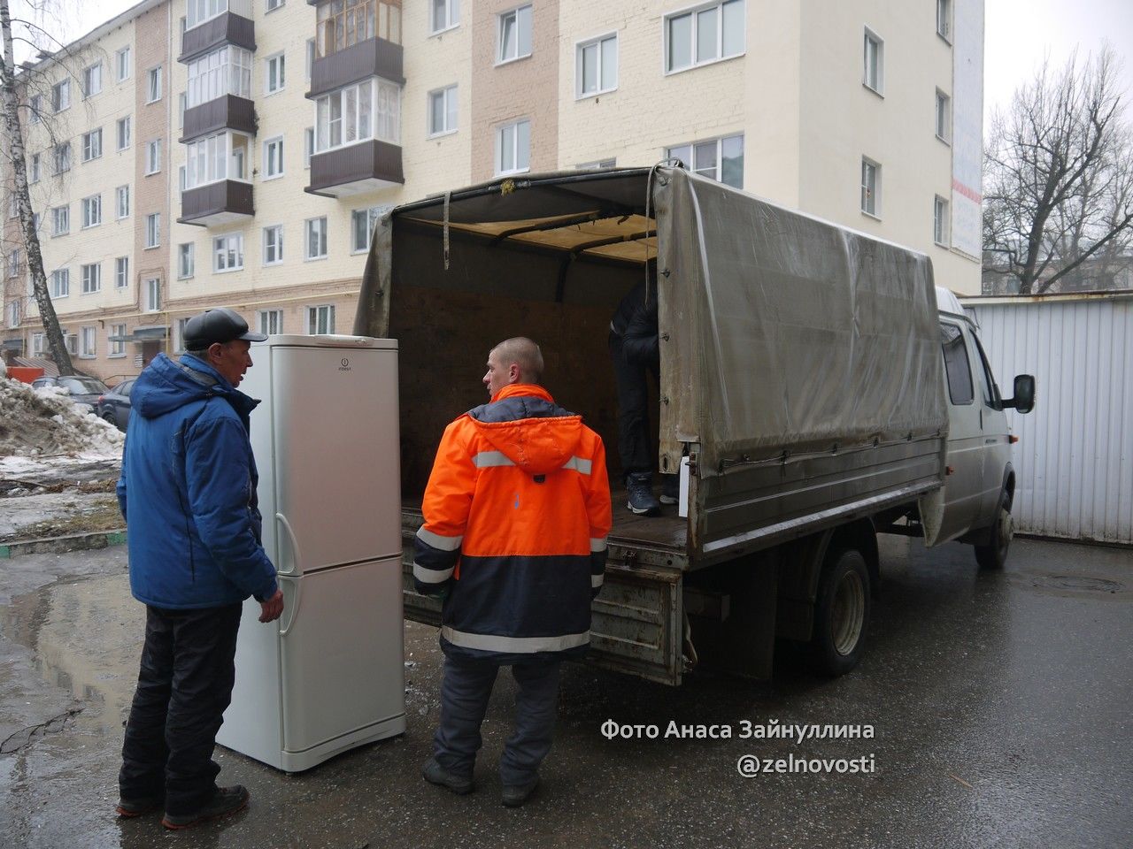 Жильцы дома, пострадавшего от взрыва, начали заселяться во временное жильё на ул.Сайдашева, 19