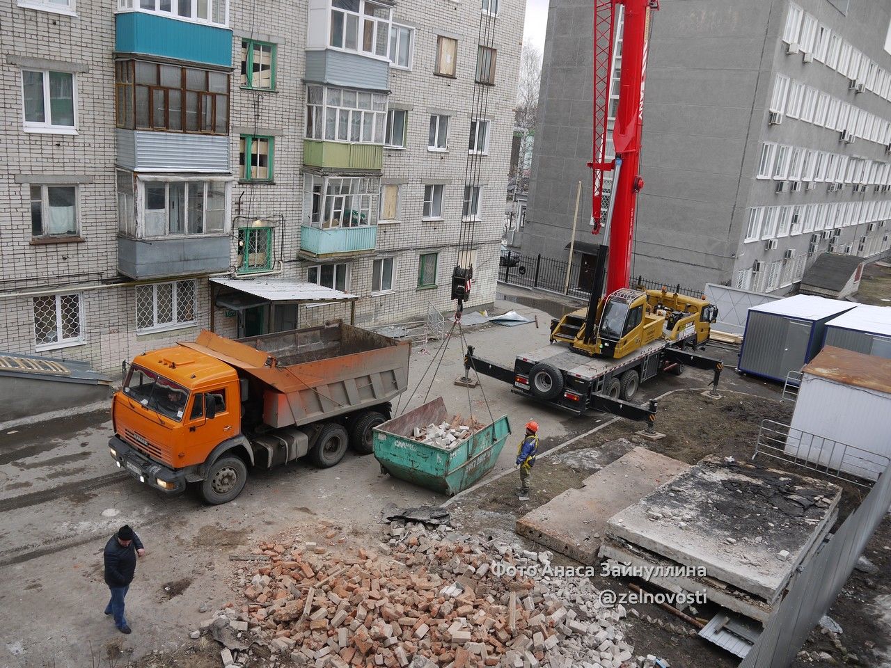 Рабочие приступили к демонтажу верхних этажей дома №39а по ул.Ленина
